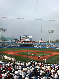 勝利チームの監督インタビュー